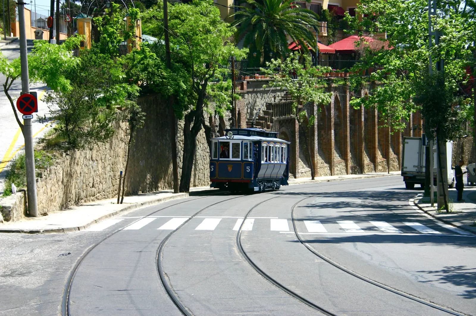 Blue Tram (Tramvia Blau)